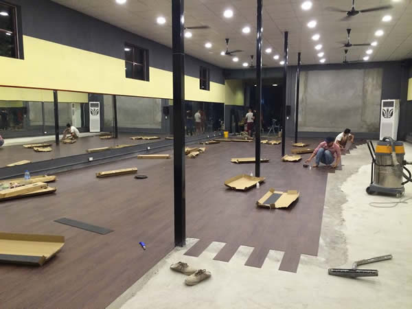 Thi công sàn nhựa vân giả gỗ tại TP Vinh Nghệ An